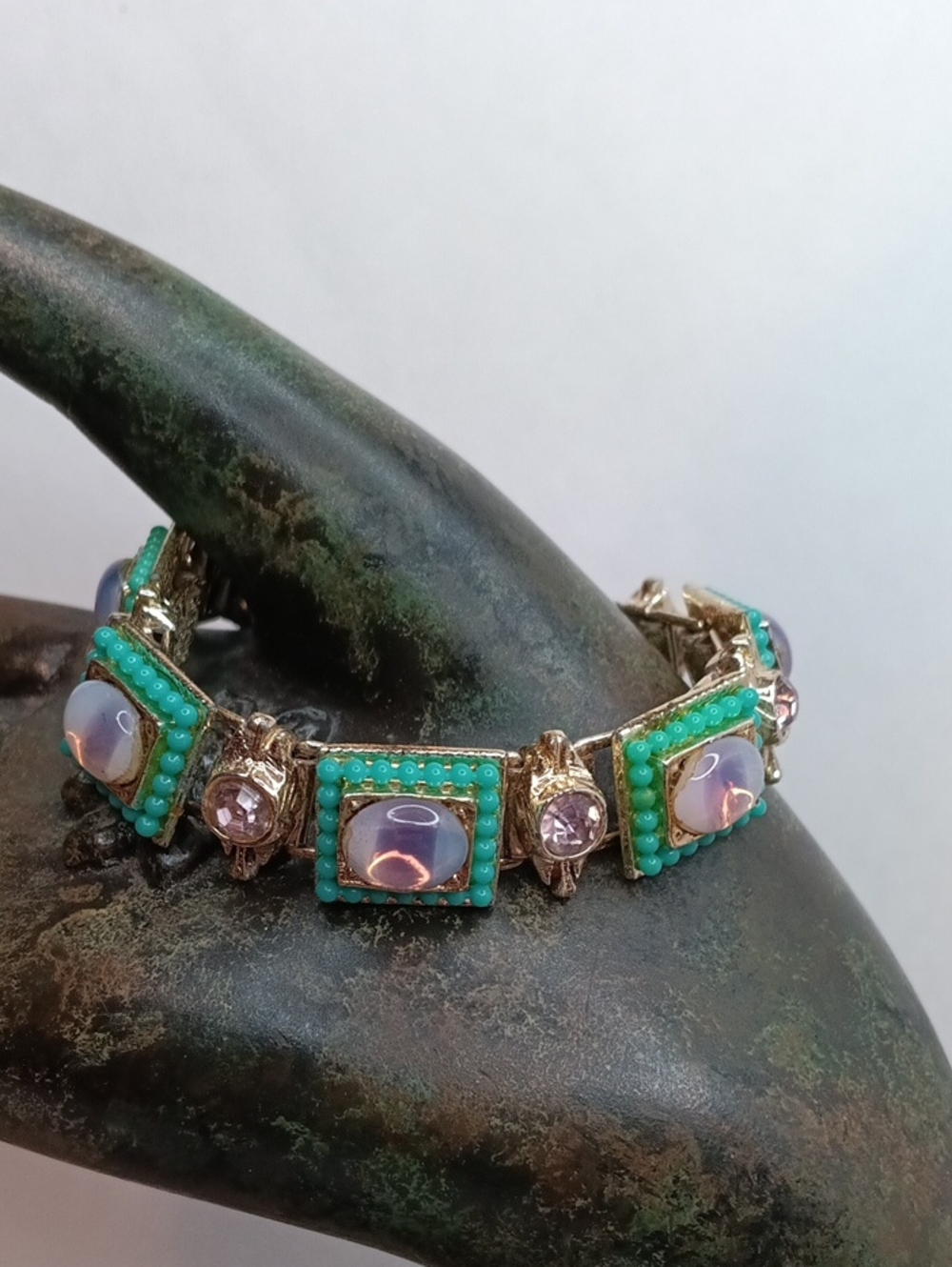 Vintage Gold Tone Turquoise and Pink Glass Bracelet 7" Long